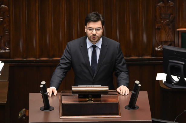 Jak dodał wicemarszałek Sejmu Stanisław Tyszka (Kukiz'15) niektóre posunięcia rządu premier Szydło "są bardzo szkodliwe".