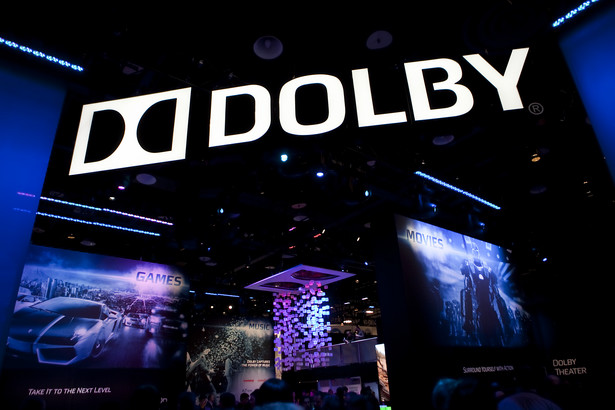 Logo Dolby Laboratories podczas International Consumer Electronics Show (CES) w USA.