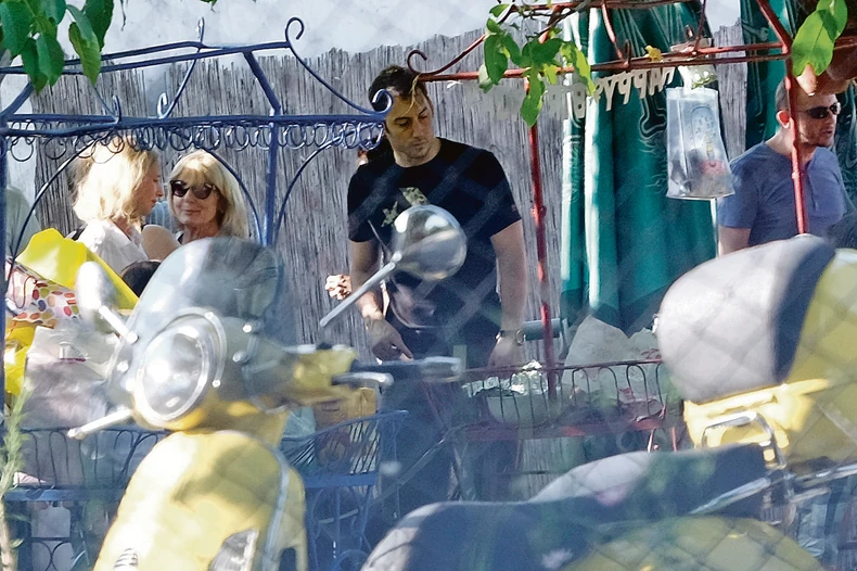 Petar je aktivno učestvovao u organizaciji rođendana