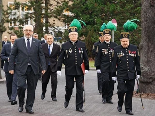 KGHM Polska Miedź to firma instytucja (na zdjęciu od lewej: Aleksander Marek Skorupa, wojewoda dolnośląski, poseł Grzegorz Schetyna, prezes Herbert Wirth) Fot.: Piotr Twardysko/newspix.pl