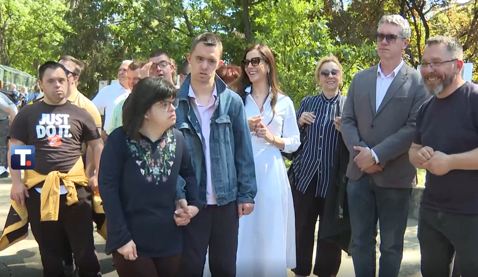 Tamara Vučić sa osobama sa Daunovim sindromom u Zoo vrtu