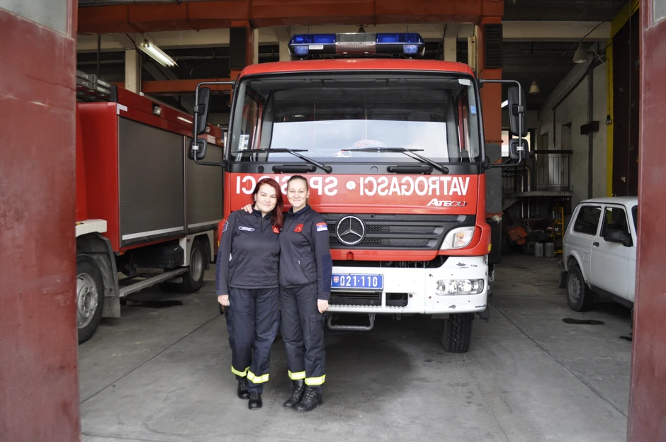 Sestre Biljana (sleva) i Katarina Predić