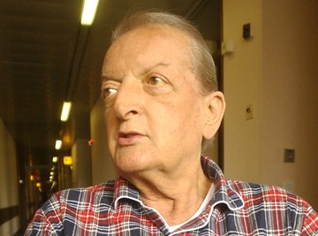 POTRESNA ISPOVEST SINA ČUVENOG VODITELJA: Minimaks je umro ne znajući da mu je supruga preminula, a evo kakav se skandal odvijao u bolnici!