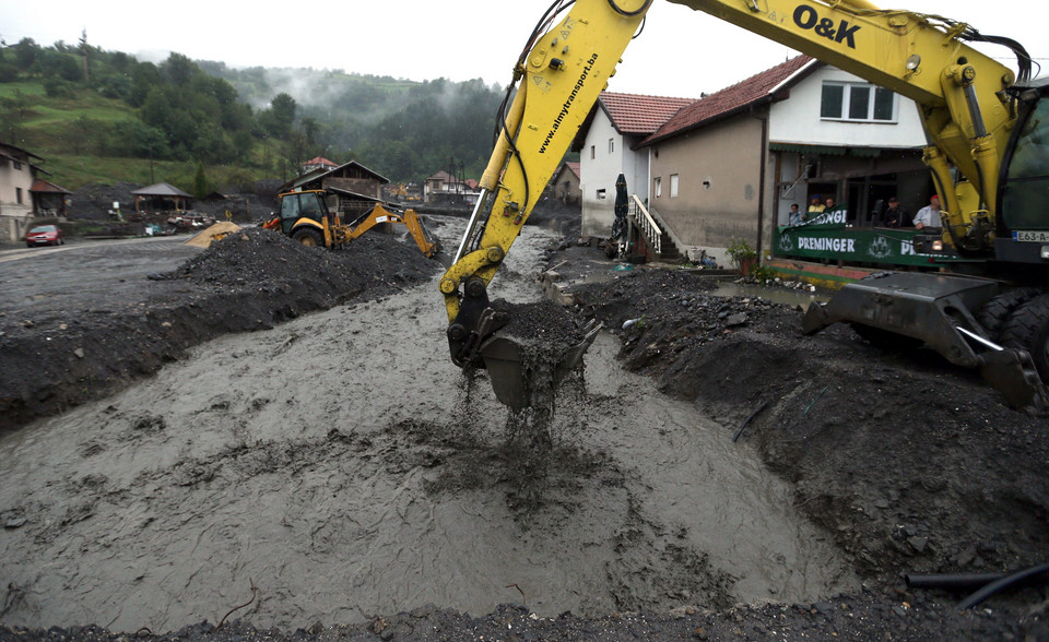 BOSNIA FLOOD (Flooding in Bosnia)