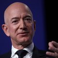 Jeff Bezos sprzedał akcje Amazona warte miliardy dolarów. Co robi z tymi pieniędzmi?