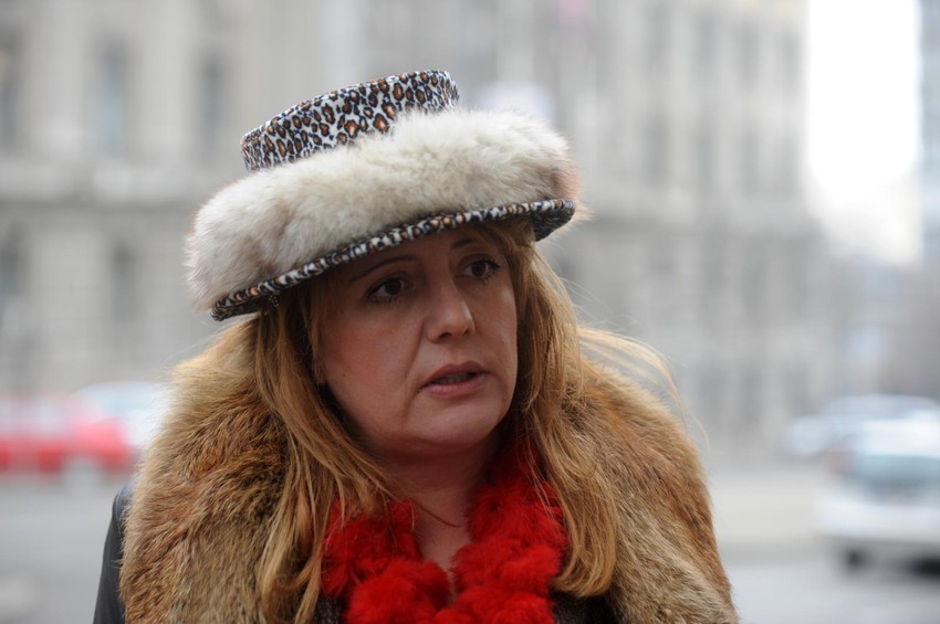 Smilja Janković pre ulaska u "Parove" protestovala je sa kolegama ispred Vlade Srbije