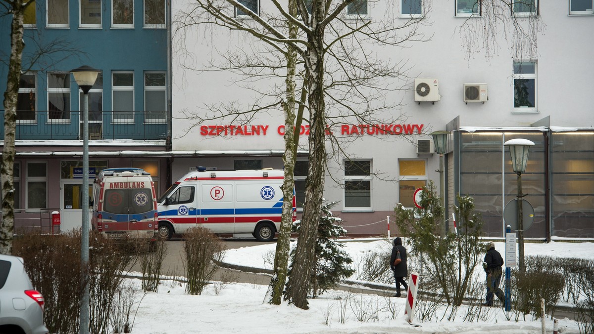 Niewydolność oddechowo-krążeniowa była bezpośrednią przyczyną śmierci nienarodzonych bliźniąt we Włocławku - wynika ze wstępnych wyników przeprowadzonej sekcji zwłok dzieci. Dokładniejsze badania patologów potrwają kilka tygodni.