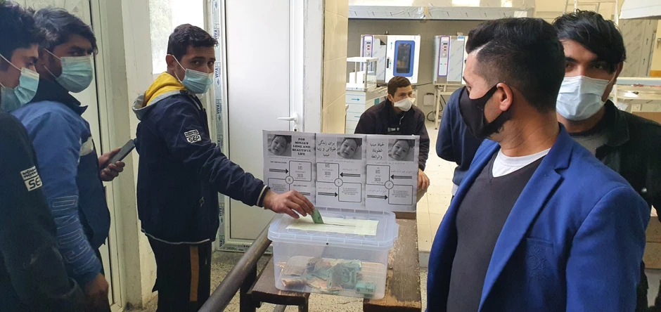 U solidarnu akciju odmah su se uključili i migranti iz prihvatnog centra u Obrenovcu