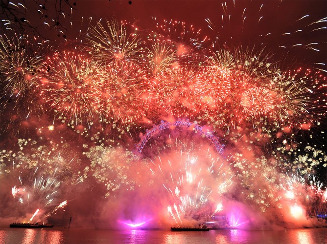 Sylwestrowe fajerwerki w Londynie