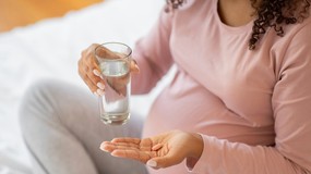 Nowe badania: paracetamol może zaburzać rozwój zarodka i obniżać szanse na ciążę