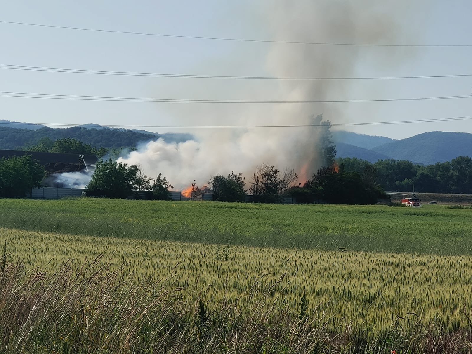 Požiar poľnohospodárskeho družstva v Potvoriciach. 