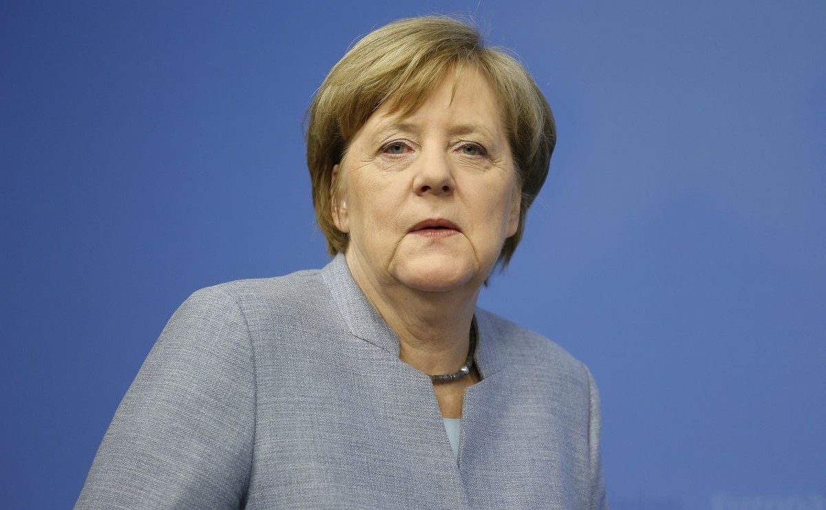 Przed wtorkowym przyjazdem niemieckiej kanclerz do Soczi na zaproszenie prezydenta Władimira Putina komentatorzy wiązali zapowiedziane rozmowy przede wszystkim ze stosunkami Rosji z Unią Europejską i Stanami Zjednoczonymi.