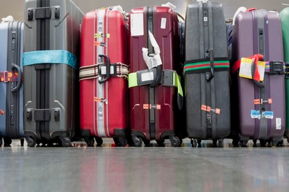 Putnik ostao šokiran: Robotaksi ga odvezao na aerodrom, a prtljag završio u drugom gradu - pokvarilo se dugme!