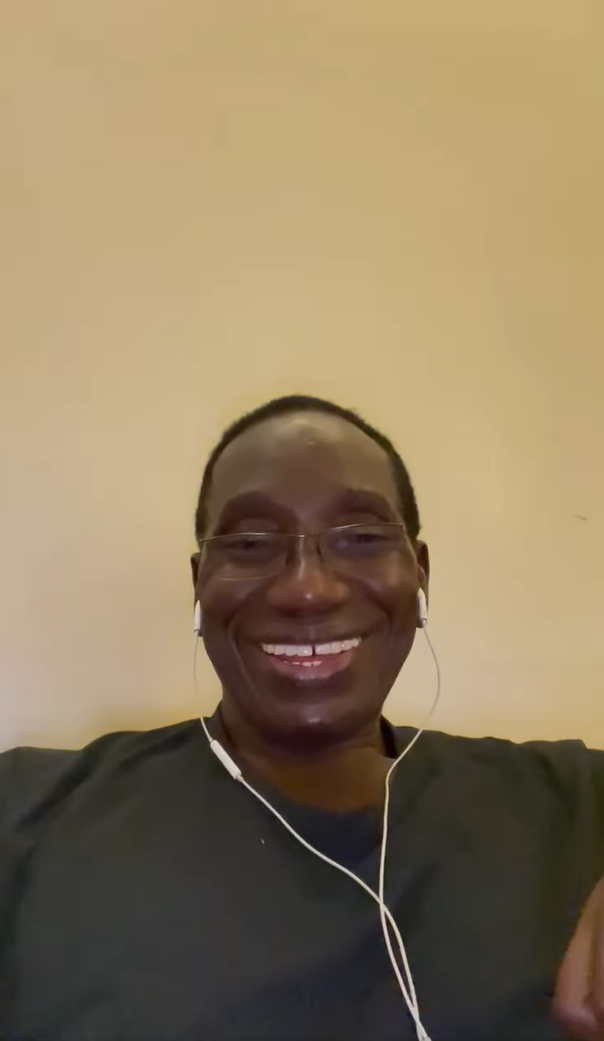 Spevák a herec Ibrahim Maiga. 