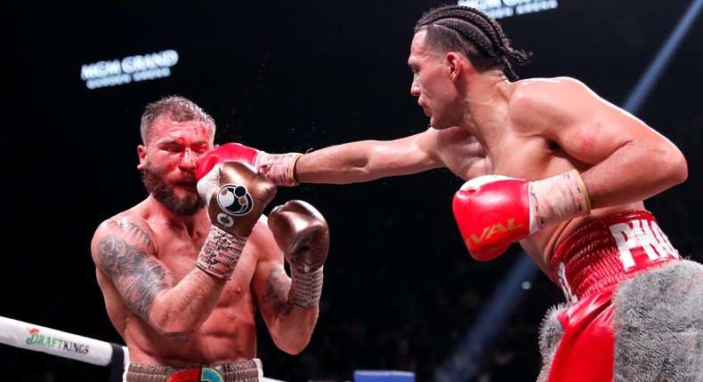 David Benavidez bloodies Caleb Plant.Photo by Getty Images