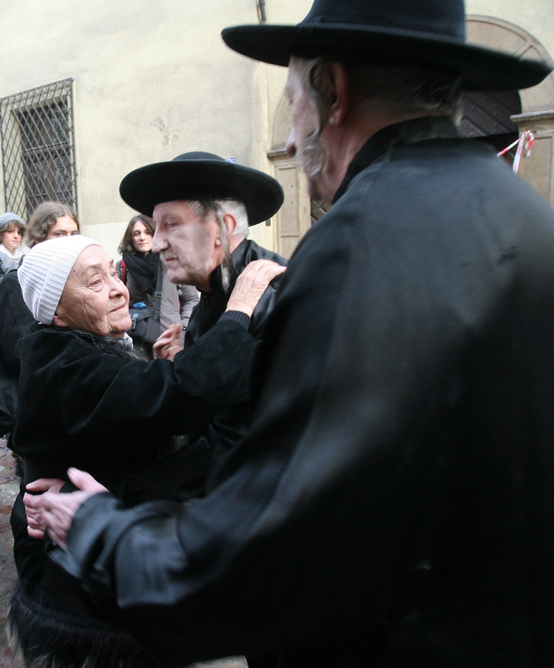 KRAKÓW ROCZNICA ŚMIERCI TADEUSZA KANTORA ŻYWE POMNIKI