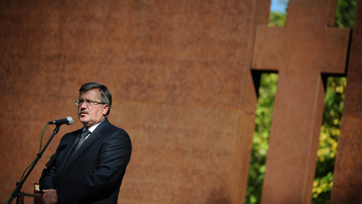 Prezydent Bronisław Komorowski powiedział, komentując deklarację Jarosława Kaczyńskiego, że nie będzie uczestniczył w pracach RBN, że nie może sobie wytłumaczyć, dlaczego polityk nie chce rozmawiać o bezpieczeństwie. - Rada nie zajmuje się krzyżem - dodał.