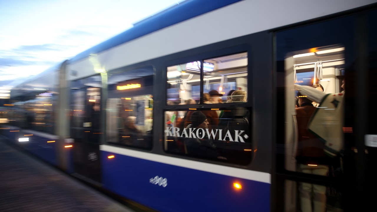 Wypadek z udziałem tramwaju w Krakowie. Duże utrudnienia