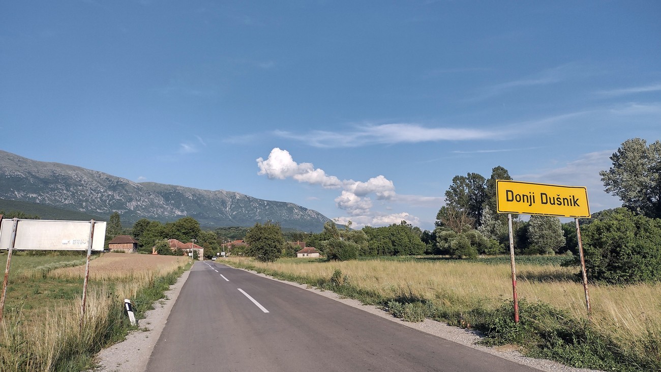 Tri tragedije za godinu dana u selu koje nema ni 300 stanovnika: Dva ubistva, od kojeg jedno BRUTALNO, mladić koji je umro kada je na njega pao panj - Vimarsana News