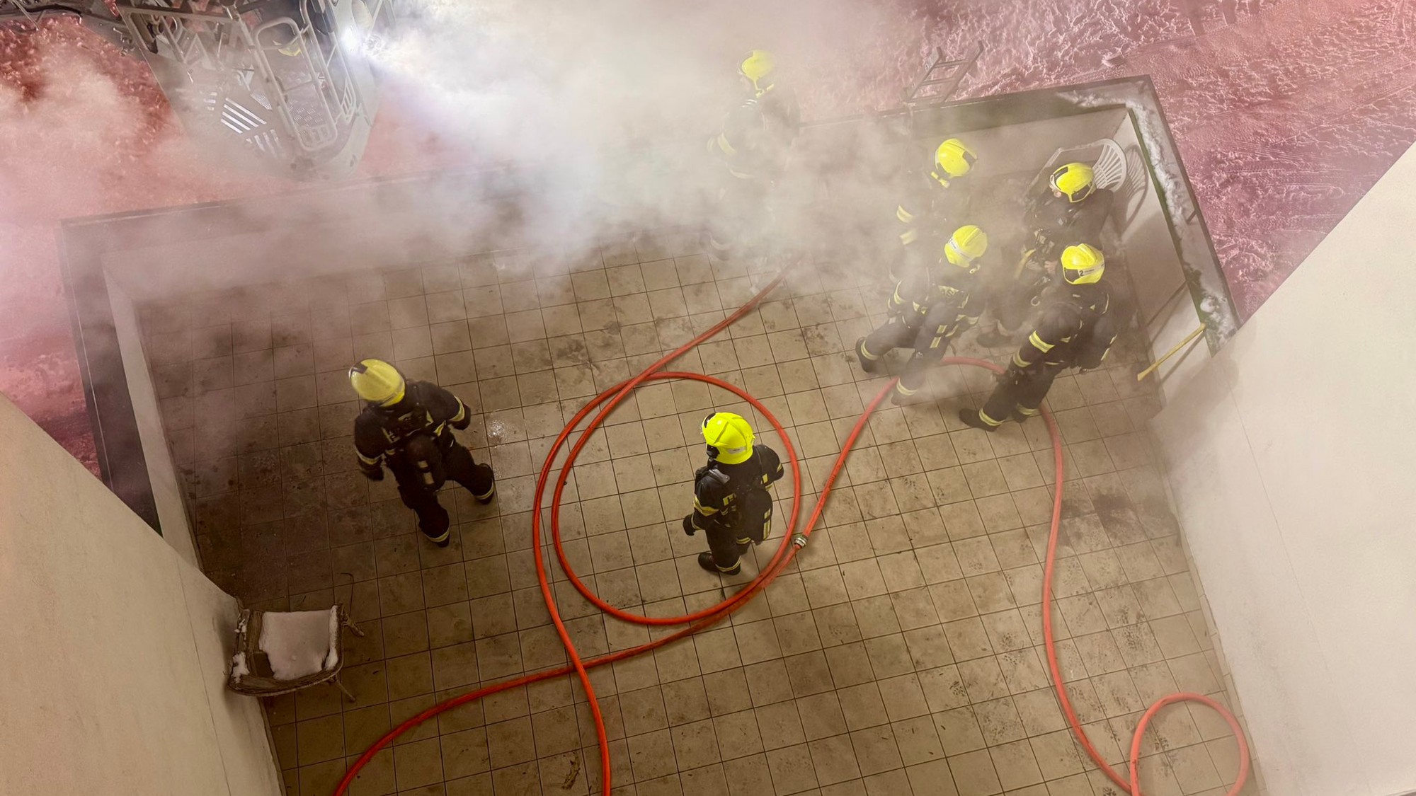 Zásah hasičov pri požiari internátu v Prahe, 30. januára 2026