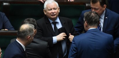 Ujawniono, co Kaczyński zrobił z trzynastą emeryturą. Ale zaskoczenie!