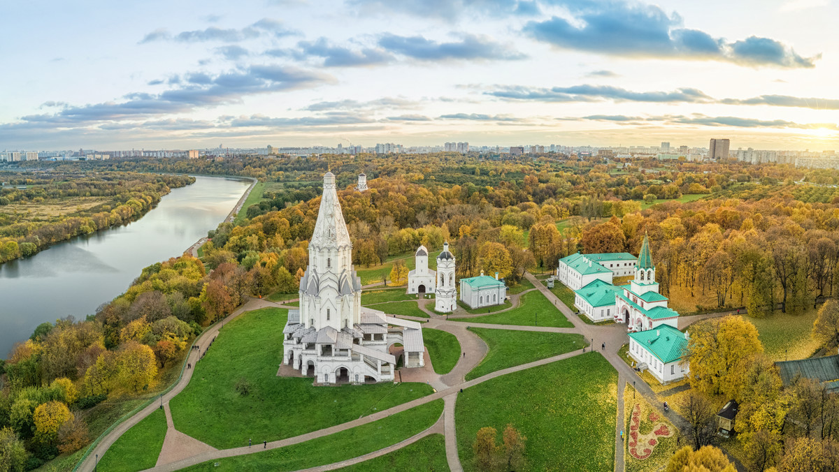 Cerkiew Wniebowstąpienia Pańskiego w Kołomienskoje to prawosławna cerkiew znajdująca się w Moskwie (na jej obrzeżach), na terenie dawnej rezydencji wielkich książąt moskiewskich, a następnie carów. Cerkiew Wniebowstąpienia Pańskiego w Kołomienskoje należy do dekakantu św. Daniela Słupnika eparchii moskiewskiej miejskiej Rosyjskiego Kościoła Prawosławnego, czyli autokefalicznego Kościoła działającego na terenie Rosji. 