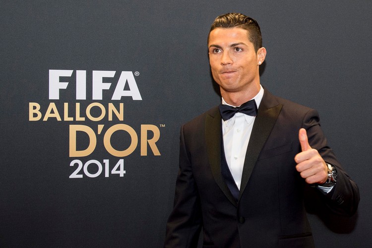 Cristiano Ronaldo Złotą Piłkę FIFA odbierał w asyście rodziny