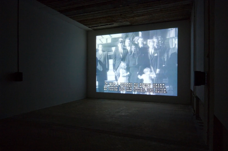 Zoran Naskovski, Smrt u Dalasu, video instalacija, 2000-2001