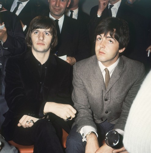Ringo Starr i Paul McCartney w 1965 roku