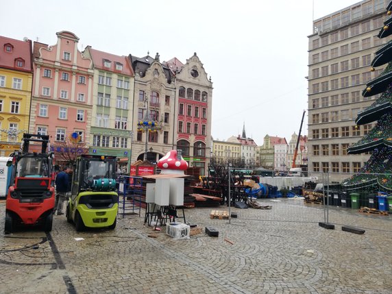 Demontaż Jarmarku Bożonarodzeniowego we Wrocławiu