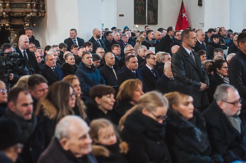 Wiadomo, dlaczego prezydent siedział w piątej ławce na pogrzebie Adamowicza