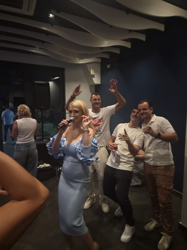 Silvija Nedeljković i Saša slave rođenje blizanaca