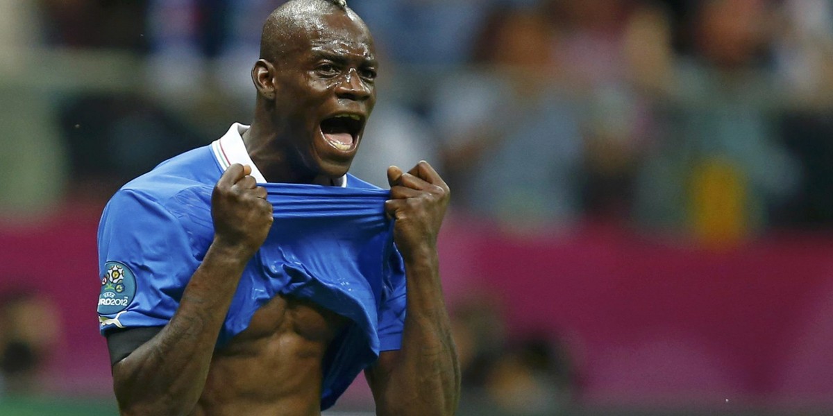 Mario Balotelli i jego plastry