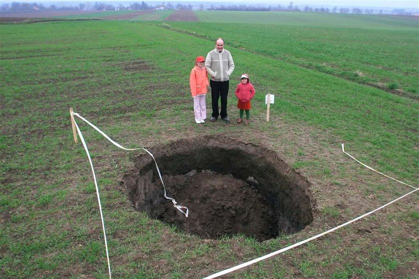 Kto zrobił tę dziurę? UFO pod Zamościem?!