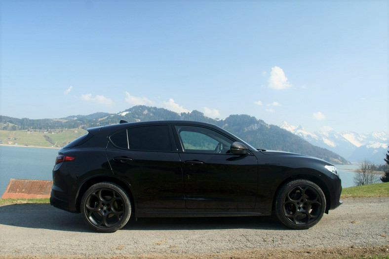 Alfa Romeo Stelvio Estrema