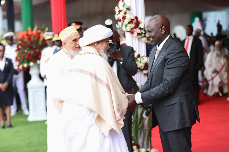 Bohra community leader Syedna Mufaddal Saifuddin receiving the Order of the Golden Heart.