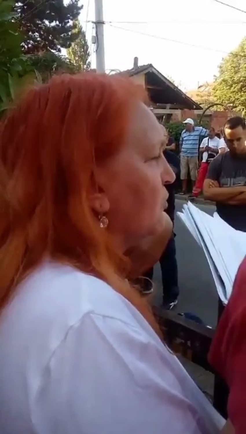 Gordana Trifunović pokazala je izvršitelju višegodišnju dokumentaciju vezanu za spor oko kuće