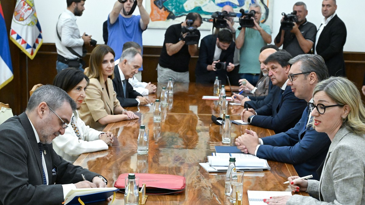 Aleksandar Vučić i ministarkа odbrane Kraljevine Španije Margarita Robles Fernandes