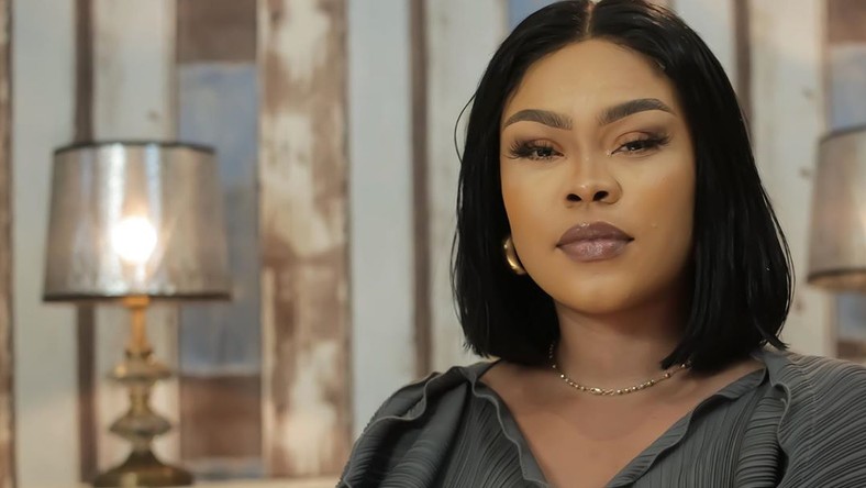 Daniella Okeke is shaking a table that has a lot of people on it including fellow celebs. [Instagram/DaniellaOkeke]