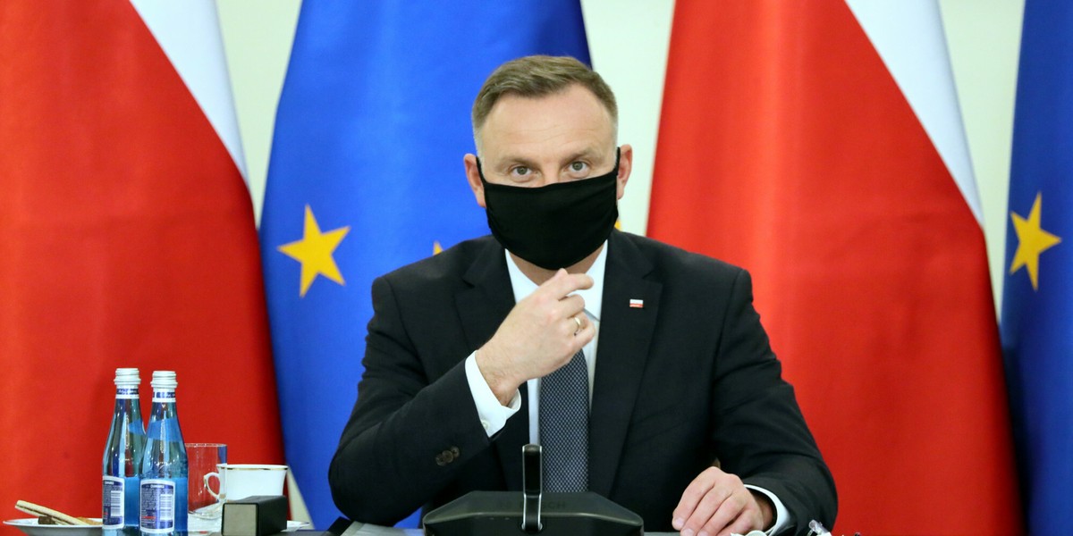 Andrzej Duda przyjął już trzy dawki szczepionki przeciw COVID-19.