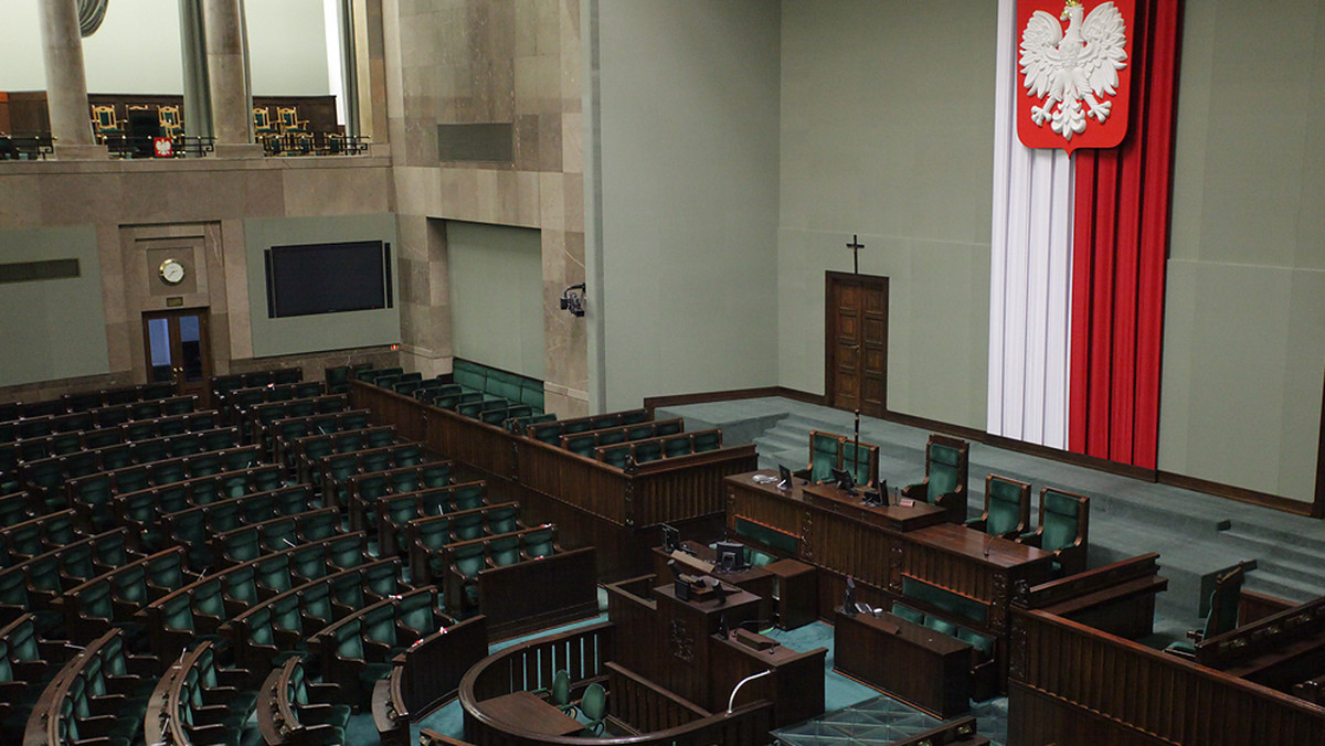 O nieprawidłowościach przy zwracaniu kamienic w Krakowie dyskutował parlamentarny zespół ds. zbadania nieprawidłowości przy reprywatyzacji. W ponad trzygodzinnym posiedzeniu, które odbyło się w Sejmie, uczestniczyli przedstawiciele krakowskich organizacji lokatorskich.