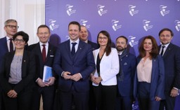 "Moja prezydentura będzie czasem mądrej kontynuacji". Rafał Trzaskowski zaprezentował zastępców