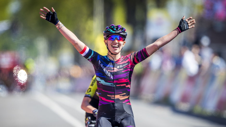 Katarzyna Niewiadoma na mecie wyścigu Amstel Gold w 2019 roku