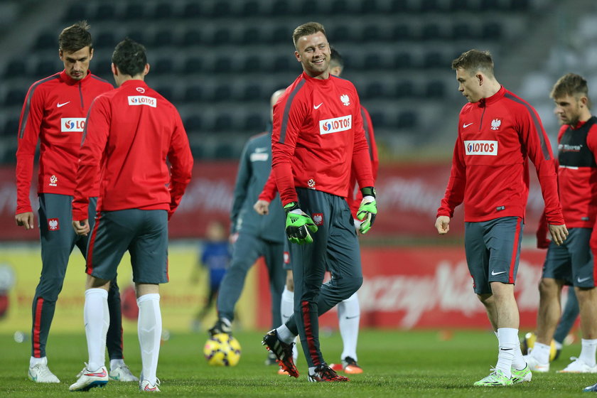 Artur Boruc strzela z łuku do tarczy! Bramkarz ma uderzenie!