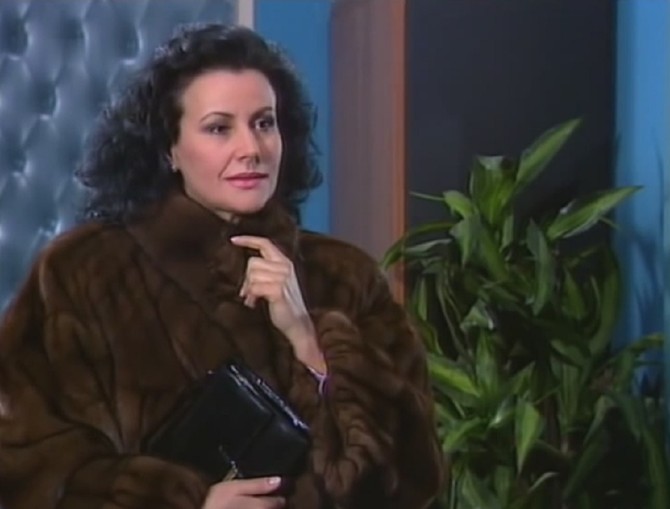 Snežana Savić je devedesetih godina bila zvezda televizijskog hita"Srećni ljudi": glumila je u njemu Malinu Vojvodić