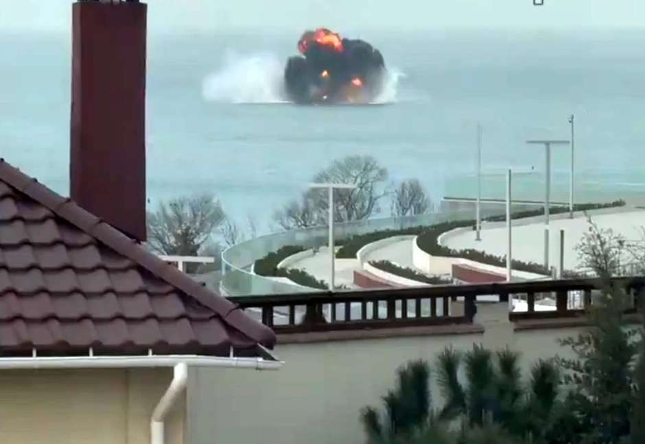 Eksplozija nakon pada aviona