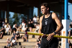 Armand Duplantis jest niemożliwy. Kolejny rekord na otwartym stadionie!