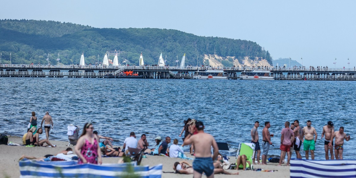 Wzrost cen wszystkich kategorii dóbr konsumpcyjnych przekłada się na wciąż rosnące koszty pobytów w obiektach hotelowych, które podczas tegorocznego lata mają być najdroższe w historii. Nie jest inaczej w przypadku długiego weekendu w okolicy Bożego Ciała.