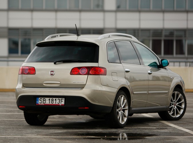 Croma to powrót Fiata do ligi passata i mondeo, w której notabene nigdy nie udało się zabłysnąć producentowi znanemu z fenomenalnych aut miejskich. Niestety i w tym przypadku włoska koncepcja limuzyny nie przypadła do gustu klientom. Sprawdzamy, w czym tkwi problem...