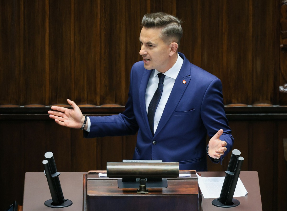 Wiceminister w rządzie Donalda Tuska złamał ciszę wyborczą. Myrcha przeprasza